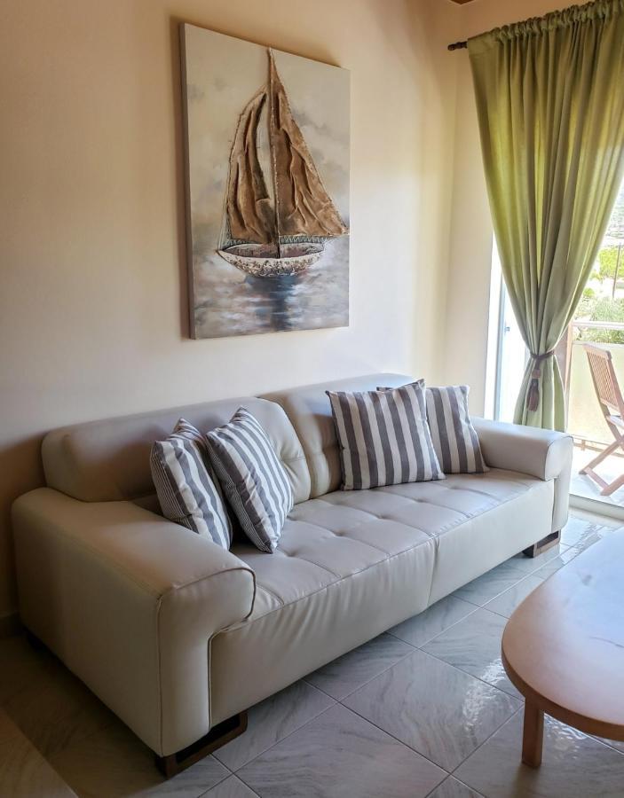 Malibu Studios & Apartments ラッシ エクステリア 写真