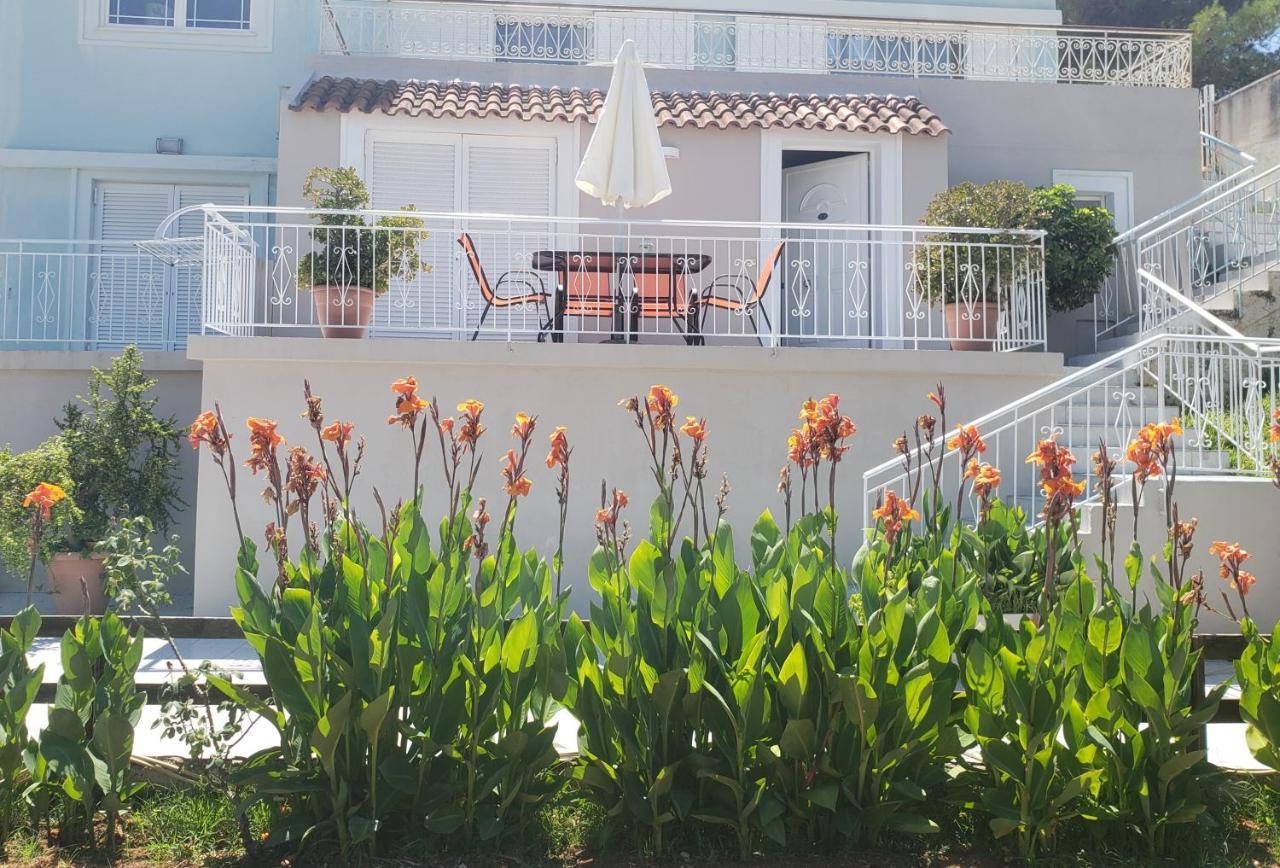 Malibu Studios & Apartments ラッシ エクステリア 写真