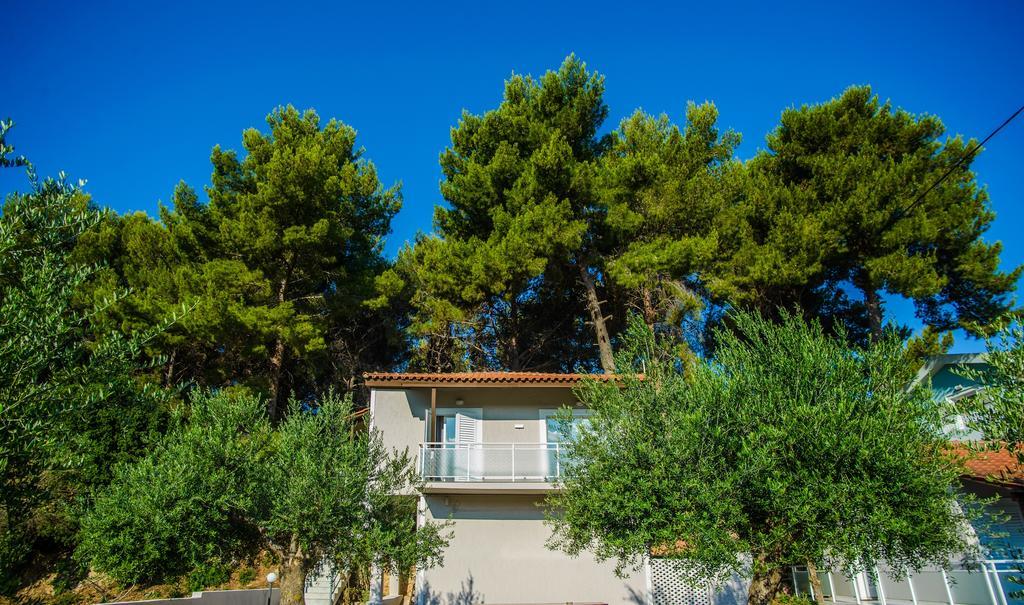 Malibu Studios & Apartments ラッシ エクステリア 写真