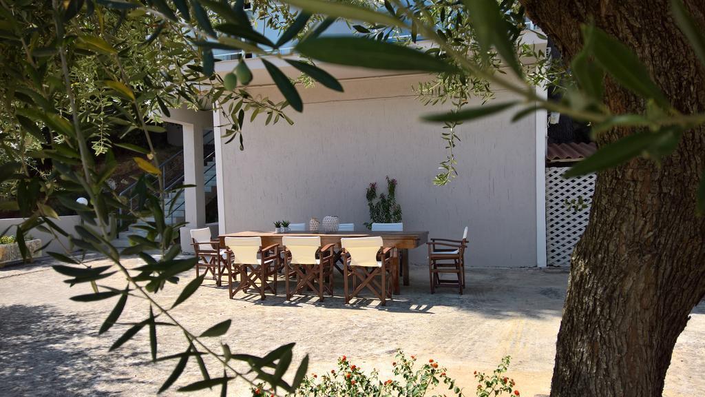 Malibu Studios & Apartments ラッシ エクステリア 写真